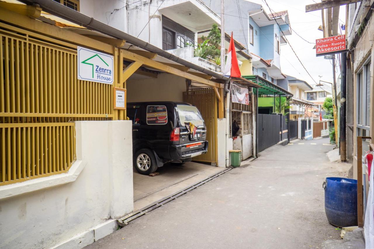 Zenrra Backpacker Hostel Bandung Exterior photo