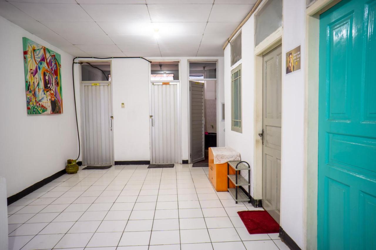 Zenrra Backpacker Hostel Bandung Exterior photo